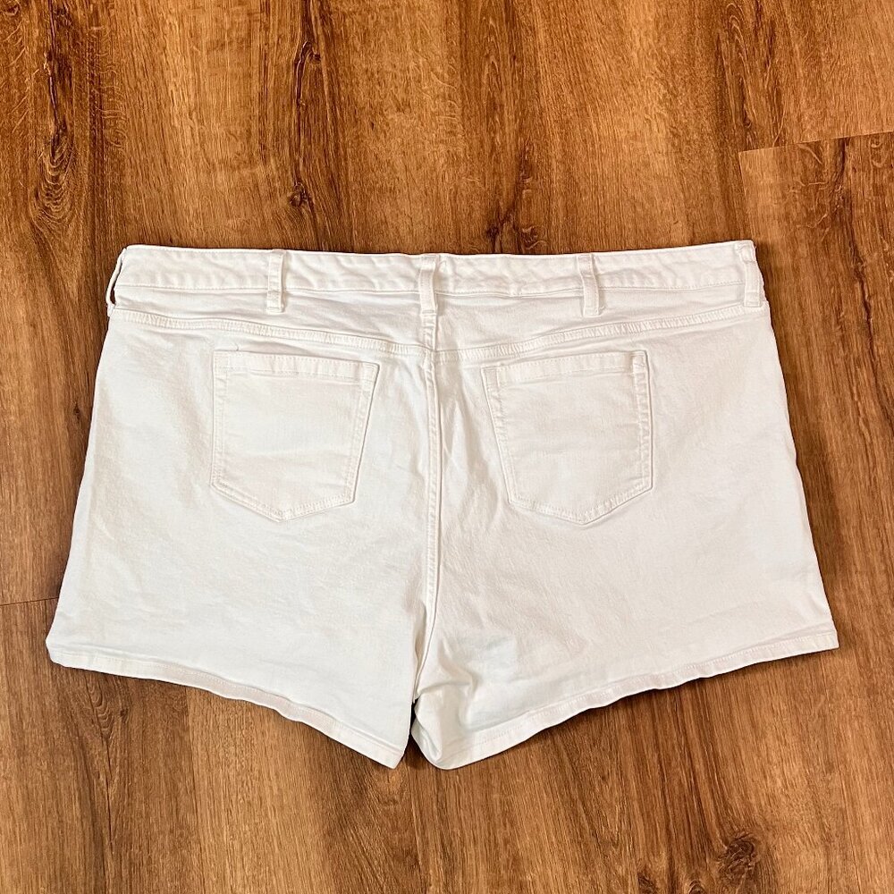 Torrid Denim Jean Shorts Finished Hem White Sz 24